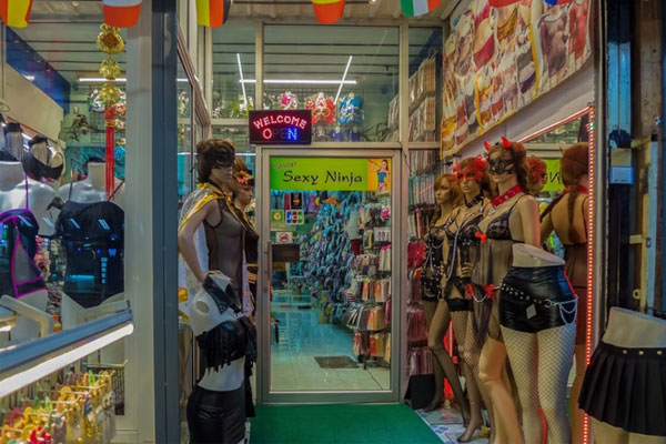 <span class='marker'>shop</span> Người <span class='marker'>lớn</span> Bắc Giang chuyên <span class='marker'>sản xuất</span> <span class='marker'>những</span> dòng đồ chơi <span class='marker'>dục tình</span> đa dạng, độc đáo. <span class='marker'>shop</span> Người <span class='marker'>lớn</span> Bắc Giang chuyên <span class='marker'>sản xuất</span> <span class='marker'>các</span> dòng đồ chơi <span class='marker'>dục tình</span> đa dạng, độc đáo.