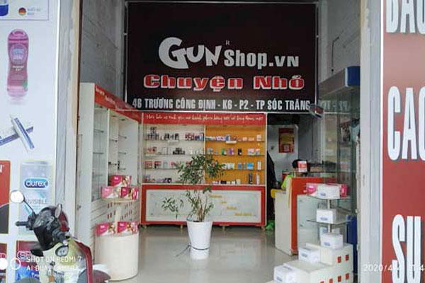 Câu chuyện <span class='marker'>shop</span> bao cao su Câu chuyện <span class='marker'>shop</span> bao cao su